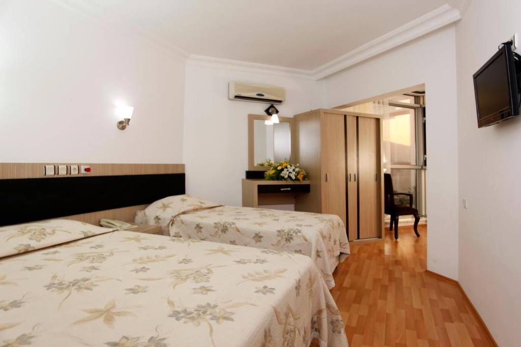 MONTE CARLO HOTEL 4★