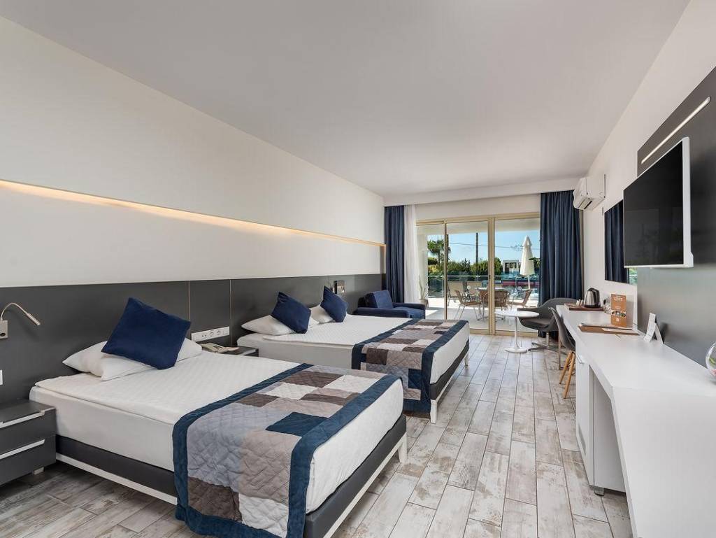 WHITE CITY BEACH (tikai pieaugušajiem, 16+) 4★