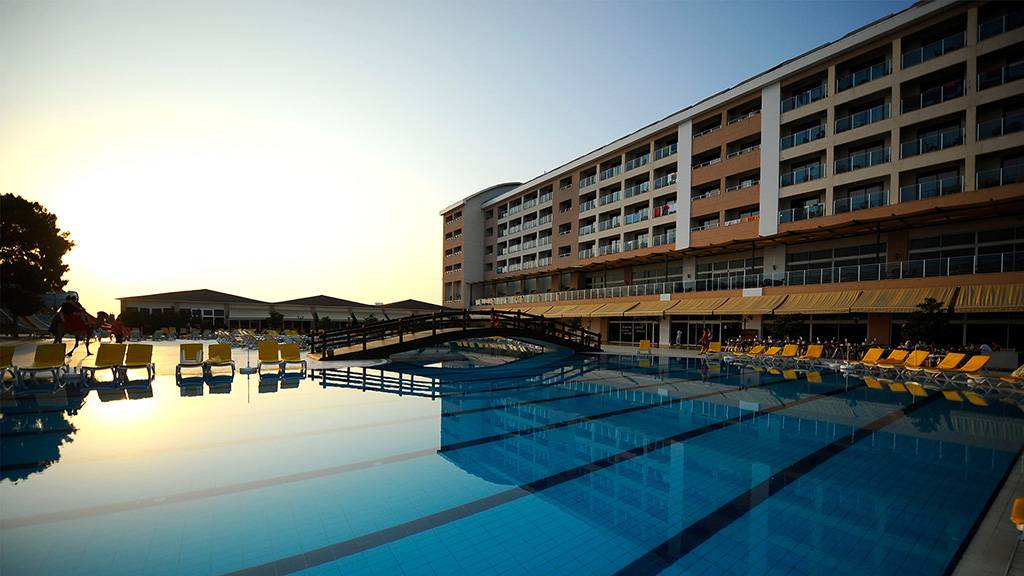 LAPHETOS BEACH RESORT & SPA 4★