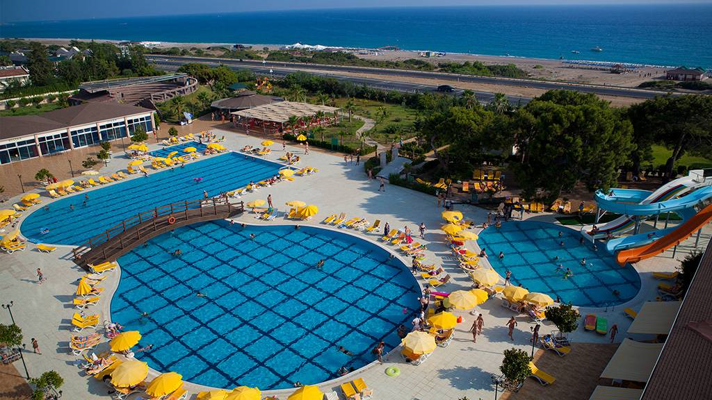 LAPHETOS BEACH RESORT & SPA 4★