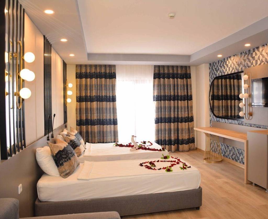 EFTALIA AQUA RESORT HOTEL 4★