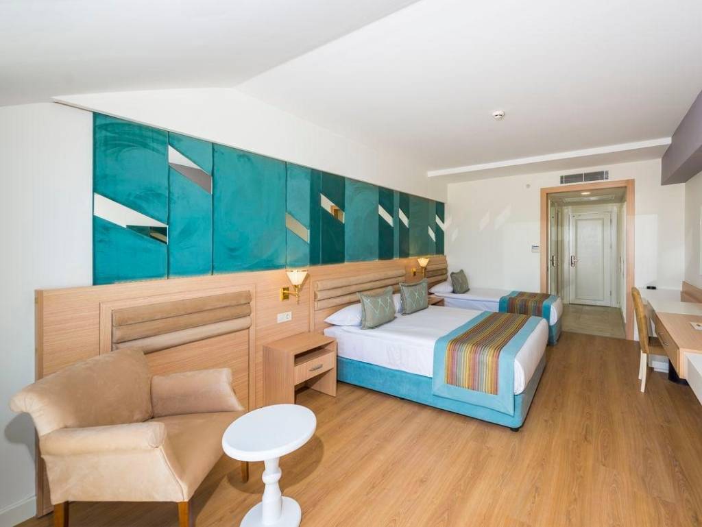 DREAM WORLD HILL RESORT & SPA 5★