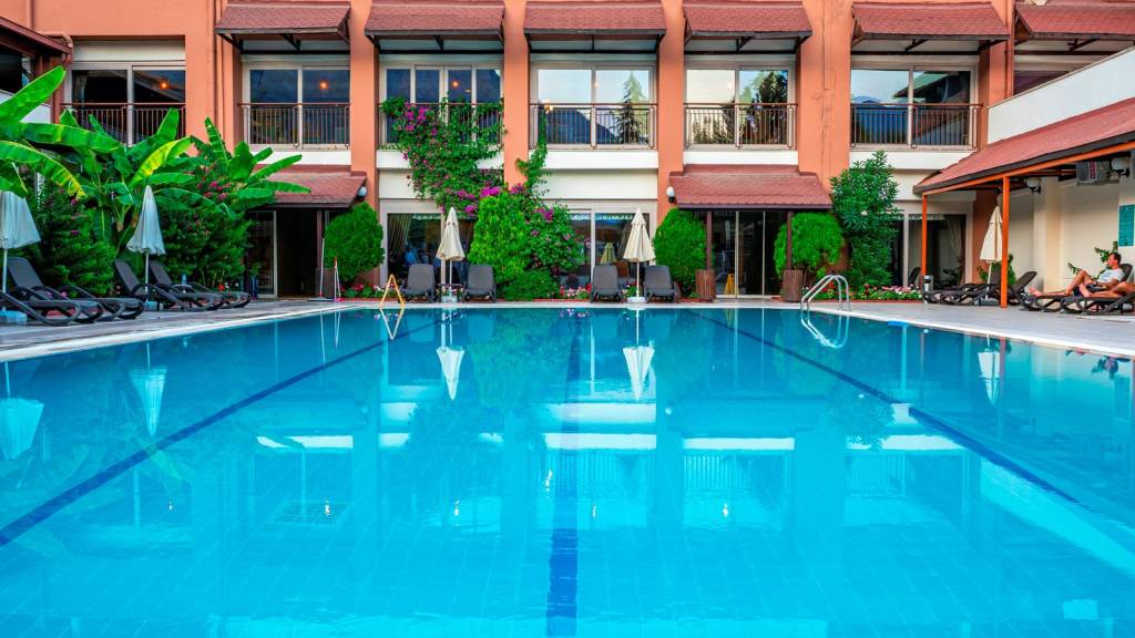 ROSE RESORT HOTEL 4★