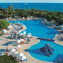 GREEN MAX BY FM MANAGEMENT HOTEL 5★