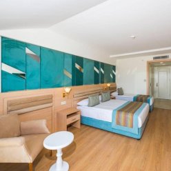 DREAM WORLD HILL RESORT & SPA 5★