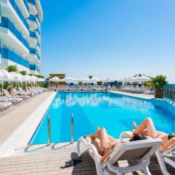 DREAM WORLD HILL RESORT & SPA 5★