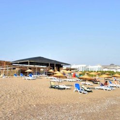 APERION BEACH HOTEL 3★