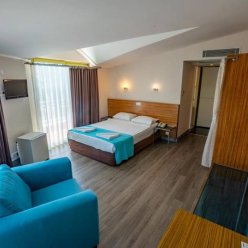 TU CASA GELIDONYA 4★