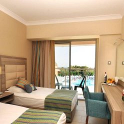 INSULA RESORT & SPA 5★