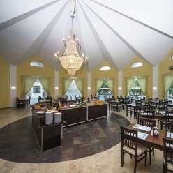 LARISSA INN HOTEL 3★ 