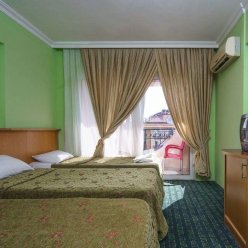 LARISSA INN HOTEL 3★ 