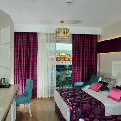 AZURA DELUXE RESORT & SPA 5★