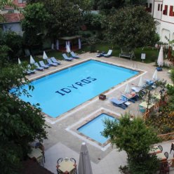 IDYROS HOTEL 3★