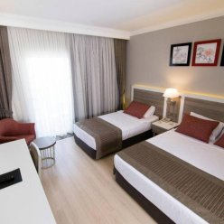 PORT RIVER HOTEL SPA 4★