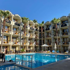 CLUB HERAKLES HOTEL 3★