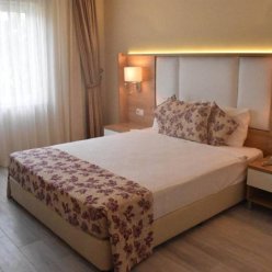 ROYAL GARDEN BEACH HOTEL 5★