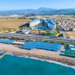 CRYSTAL ADMIRAL RESORT SUITES & SPA 5★