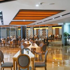 CLOVER MAGIC PARK SIDE HOTEL 3★