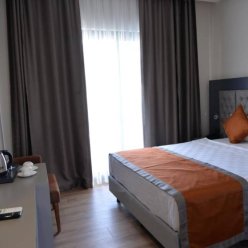 SIDE GOLDEN ROCK 4★