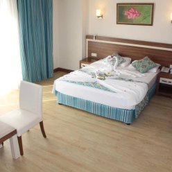 SIDE WEST PARK HOTEL 4★