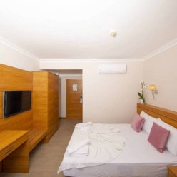 BESO BEACH HOTEL 4★