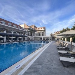 SIDE STORY RESORT & SPA HOTEL 4★