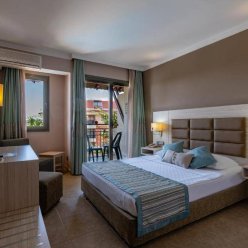 PALMERAS BEACH HOTEL 5★