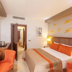 WELL PALACE HOTEL SIDE 5★