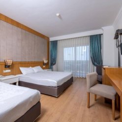 LAKE & RIVER SIDE HOTEL & SPA 5★