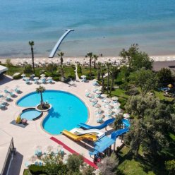 THE HOLIDAY RESORT 4★