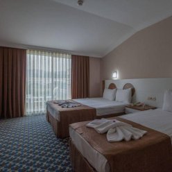 OMORFI GARDEN RESORT HOTEL 4★