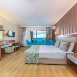 LONICERA RESORT & SPA HOTEL 5★