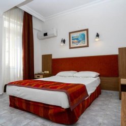 CARMEN SUITE HOTEL 3★