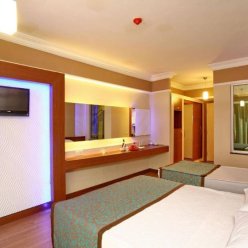 TAC PREMIER HOTEL & SPA 4★