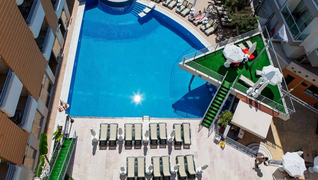 ALAIYE KLEOPATRA 4★