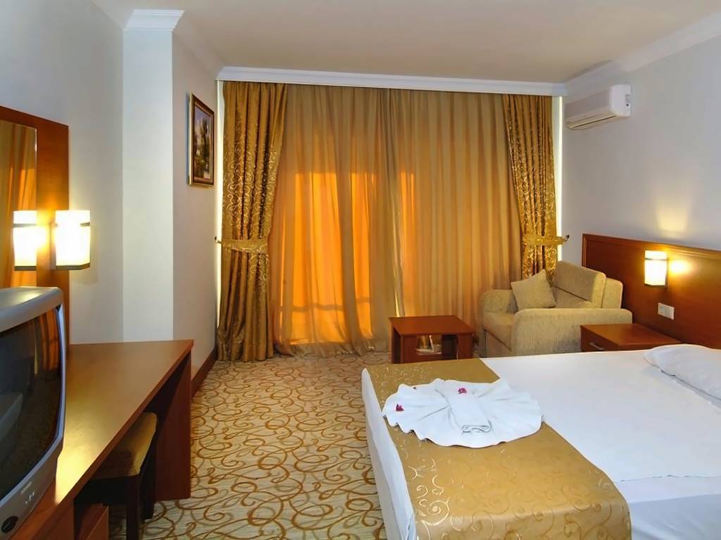 HEDEF ROSE GARDEN HOTEL 4★