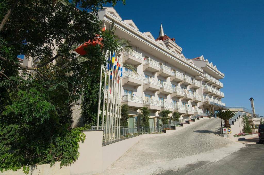 AYDINBEY FAMOUS RESORT HOTEL 5★