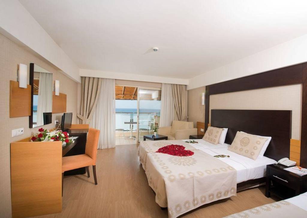 M.C. ARANCIA RESORT HOTEL 4★