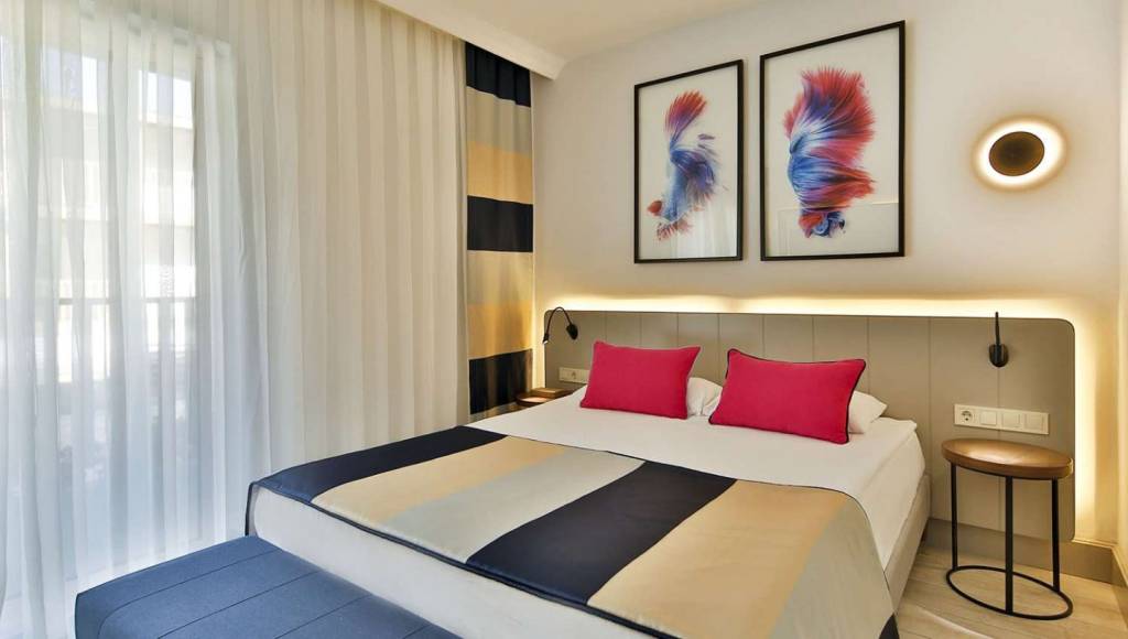 CRYSTAL FLORA BEACH RESORT 5★