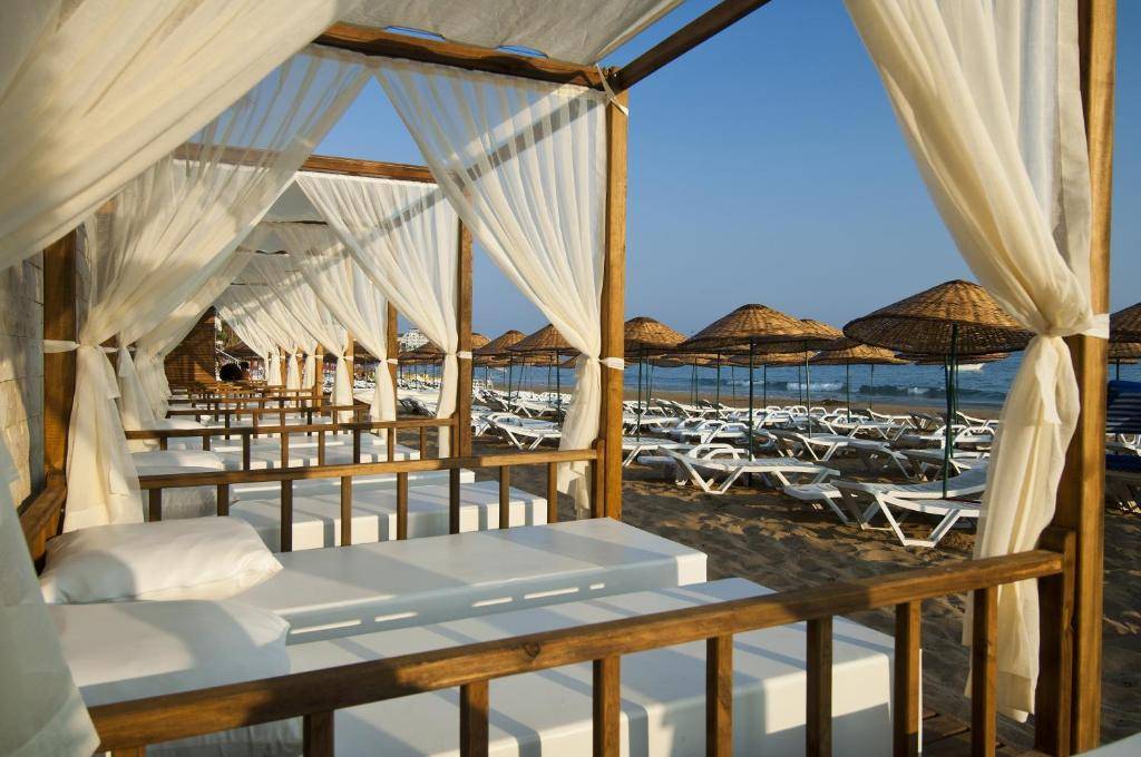 YALIHAN UNA HOTEL 4★