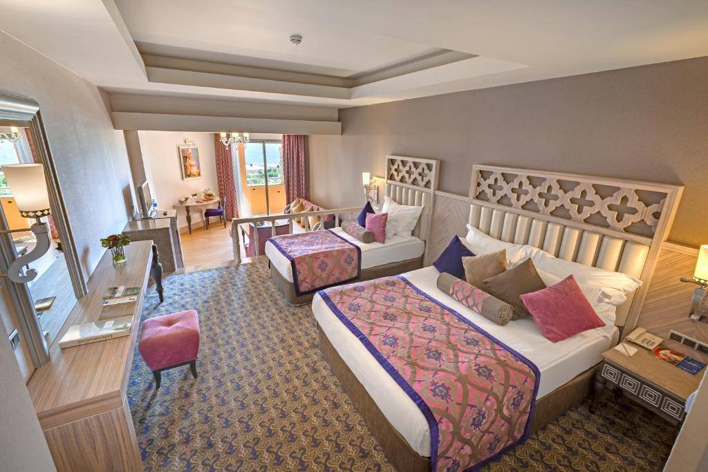 ROYAL ALHAMBRA PALACE 5★