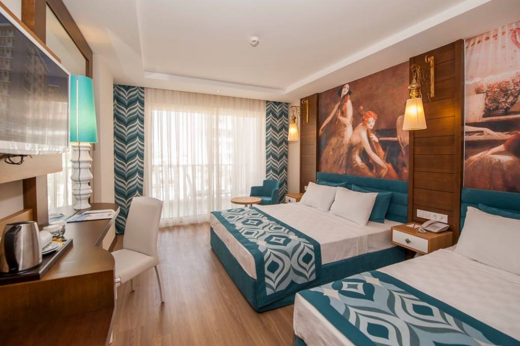 DREAM WORLD RESORT HOTEL & SPA 5★