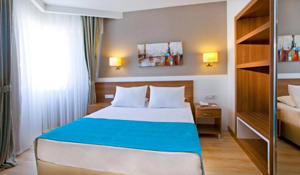 GRAND PARK LARA 4★