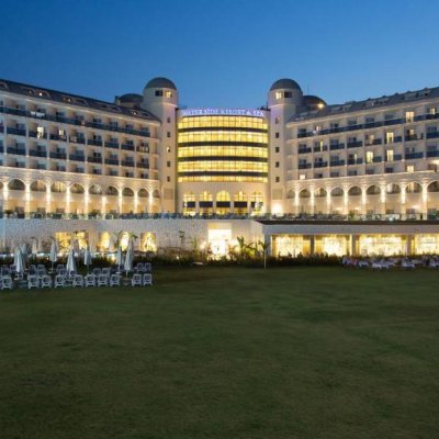 WATER SIDE RESORT & SPA 5★