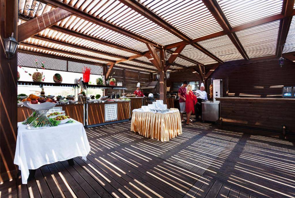 THRONE SEAGATE BELEK HOTEL 5 ★