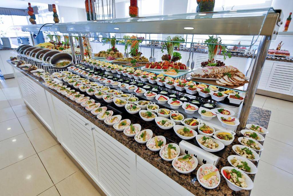 THRONE SEAGATE BELEK HOTEL 5 ★