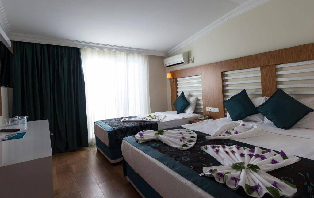 MAYA WORLD BEACH HOTEL 4★