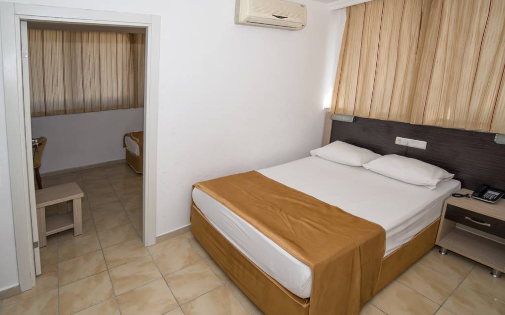 KLEOPATRA DEVELI 3★