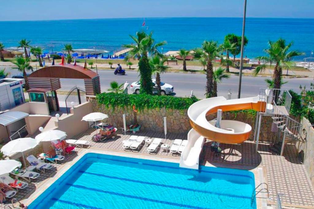 CLUB BAYAR BEACH HOTEL 4★