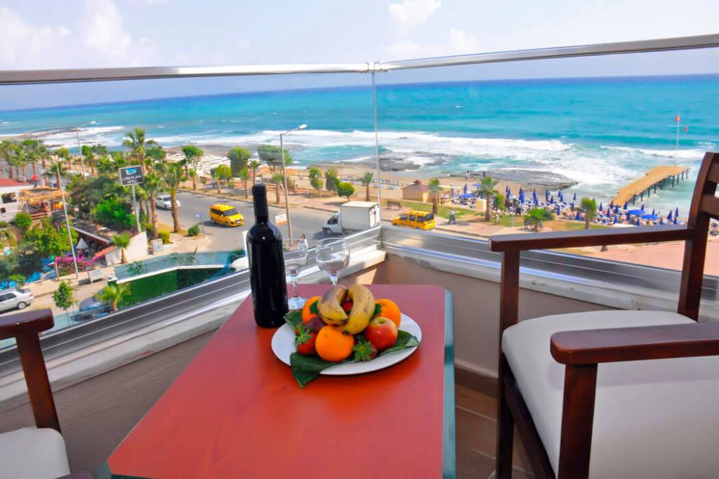 CLUB BAYAR BEACH HOTEL 4★